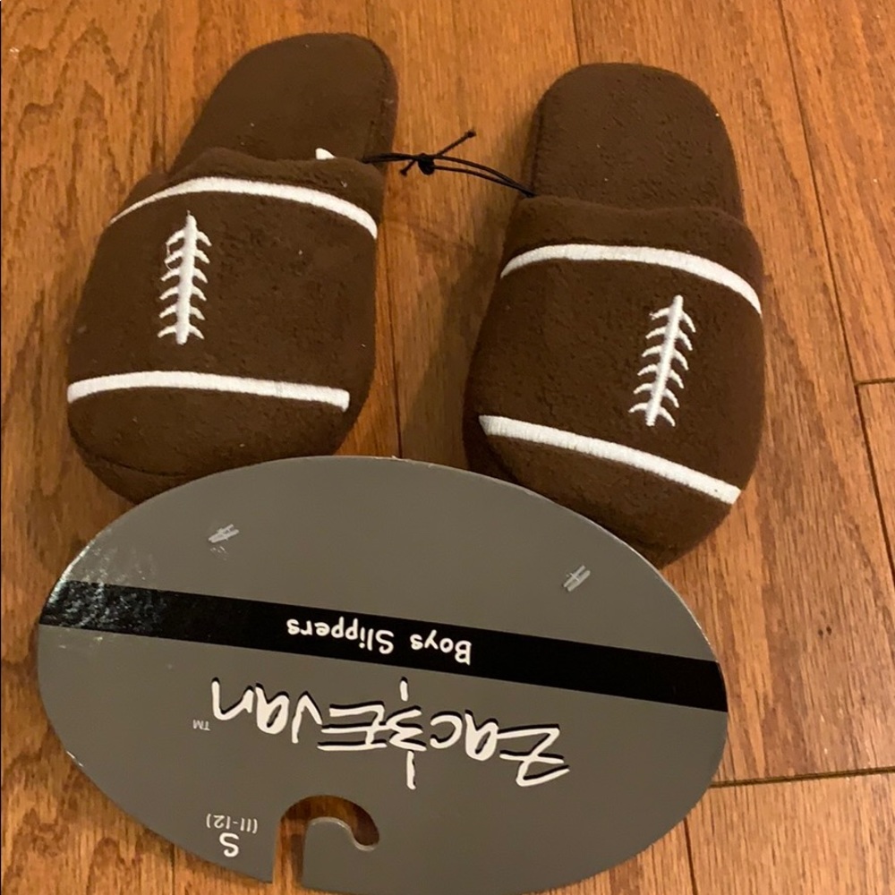 Boys  football small slipper (11-12)